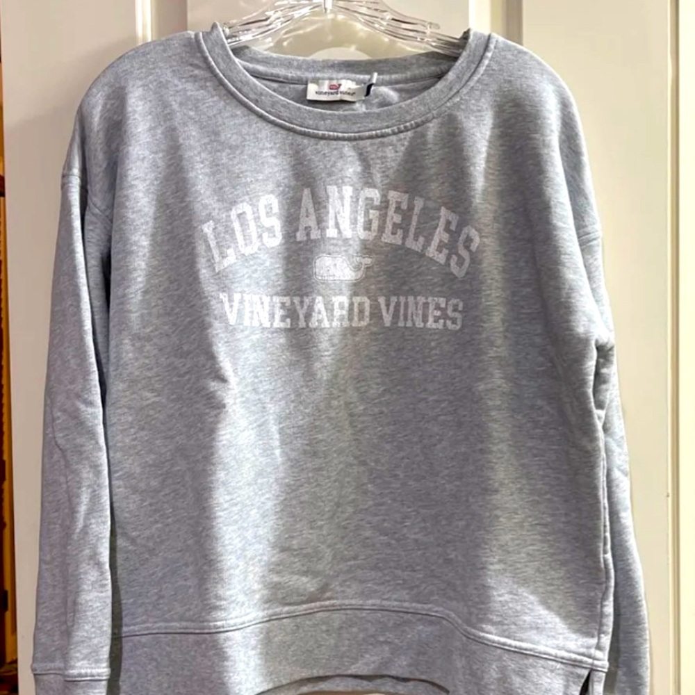 Vineyard Vines Women’s medium Sweatshirt